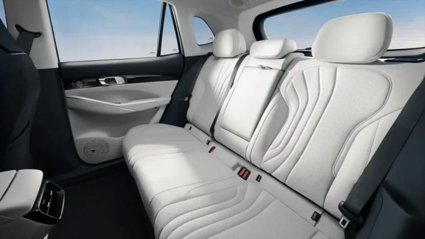 Interior 4